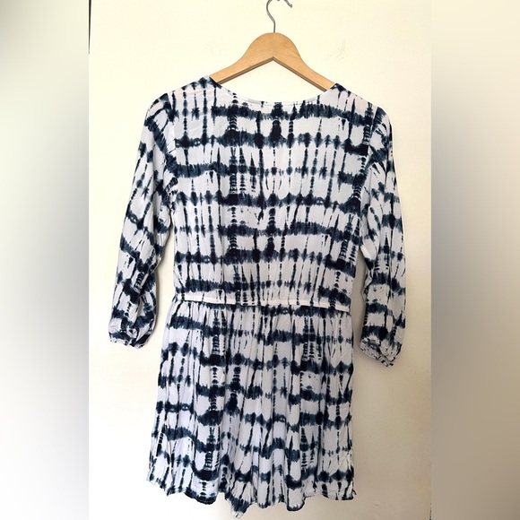 Aeropostal Navy and White Tie-Dye Romper Women’s Sz Medium 3/4 Sleeve V-neck - Picture 7 of 9